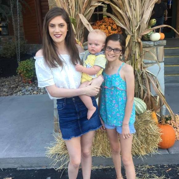 Meet your Posher, Allison - Picture 1 of 1